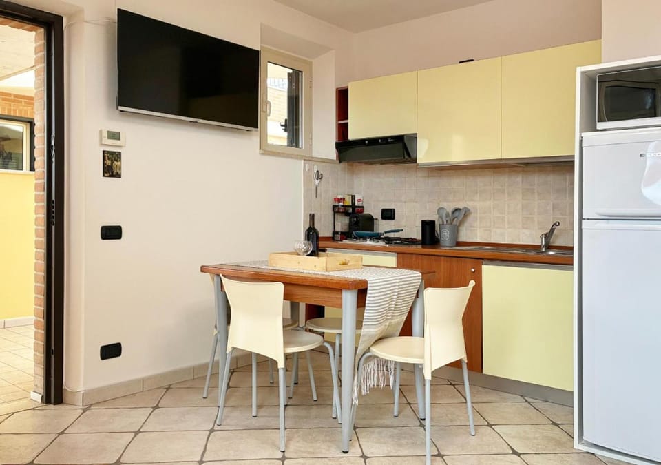Kitchen or kitchenette, kitchen