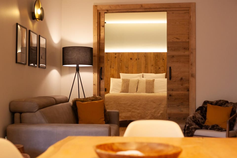 Living room, Photo of the whole room