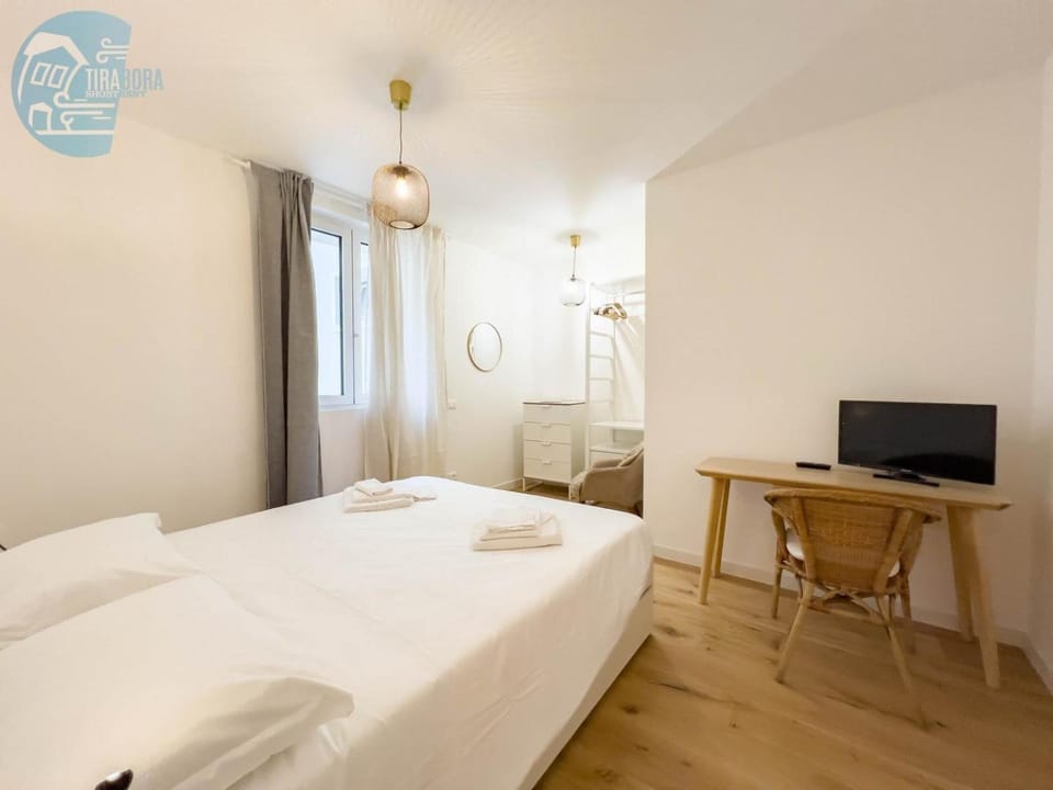 Blue Palace 5E Tirabora Short Rent Apartment in Trieste