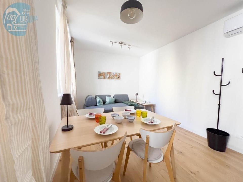 Blue Palace 5E Tirabora Short Rent Apartment in Trieste