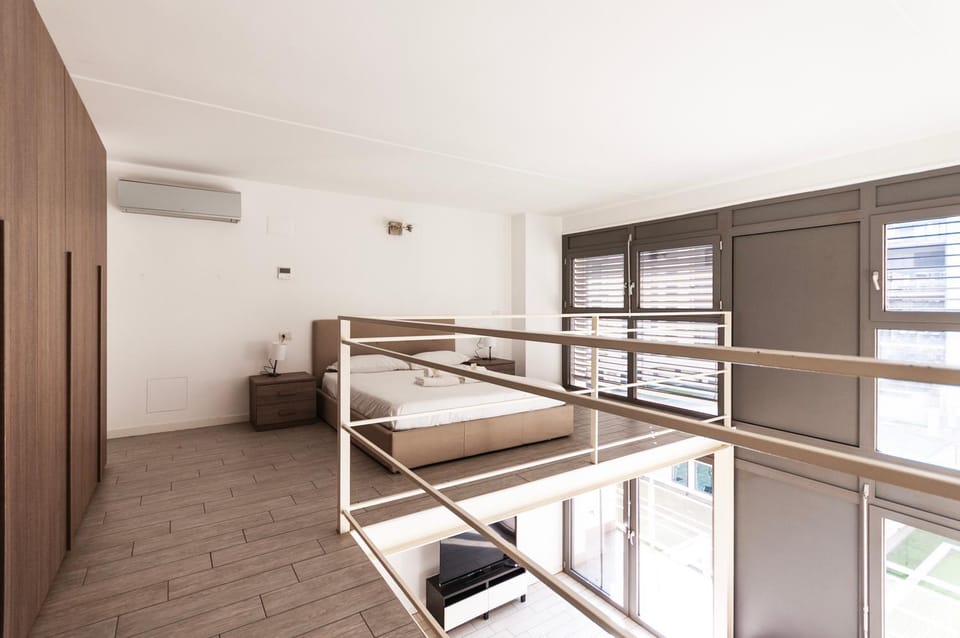 Youhosty - Bruno Maderna 17 Duplex Apartment in Milan
