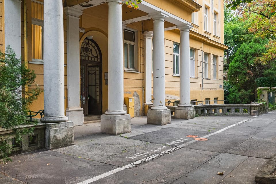 Property building, Day, Neighbourhood, Street view