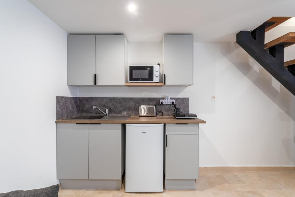 Property building, Kitchen or kitchenette, Living room