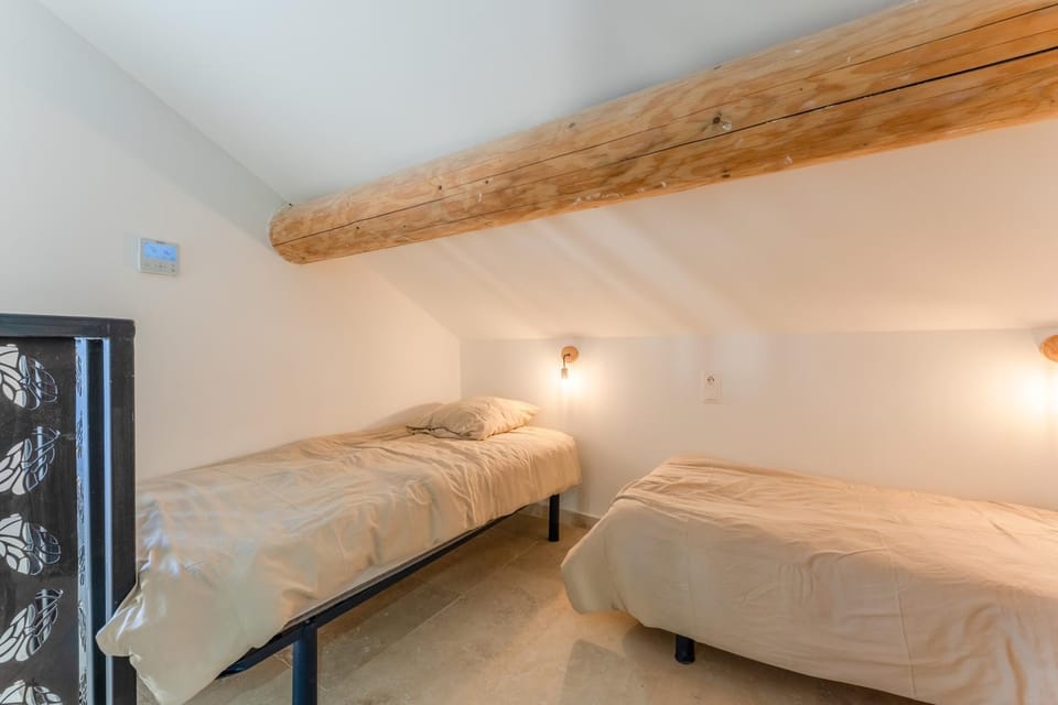Property building, Living room, Bedroom