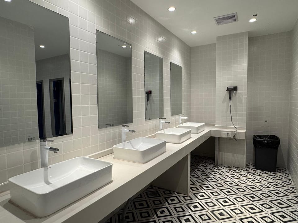 Third Floor Youth Hostel Hotel in Shanghai