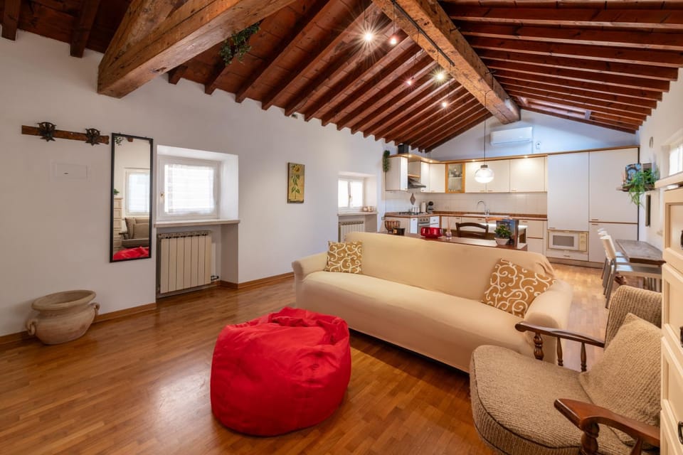 Kitchen or kitchenette, Living room, Seating area