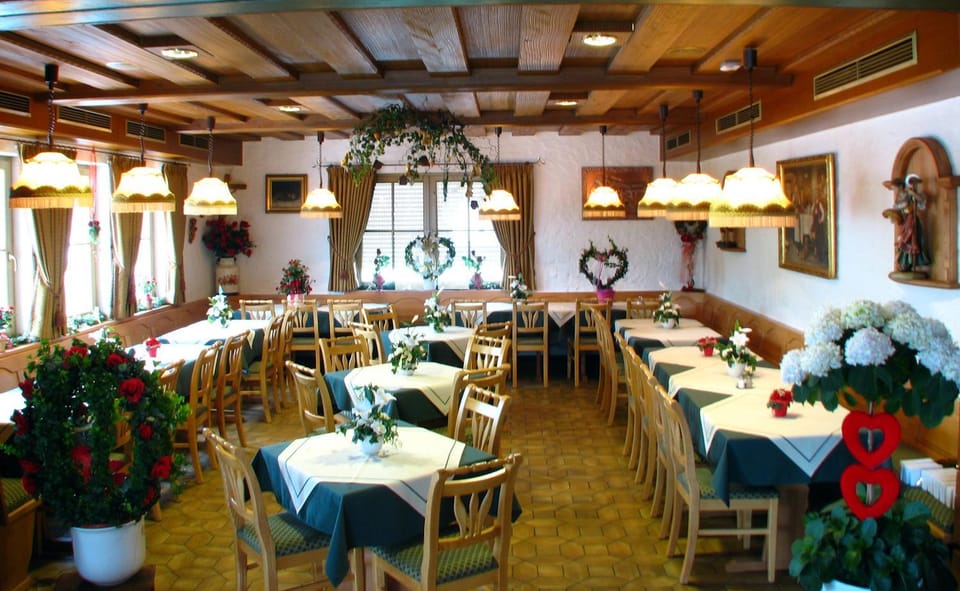 Restaurant/places to eat