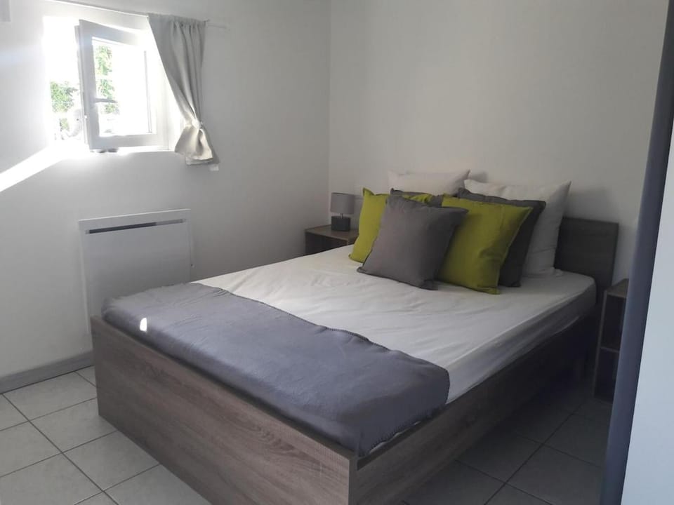 Charmant logement lumineux - Terrasse privee - Wifi Apartment in Centre-Val de Loire