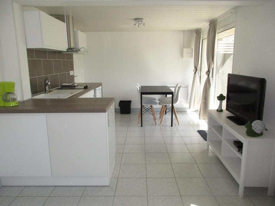 Charmant logement lumineux - Terrasse privee - Wifi Apartment in Centre-Val de Loire