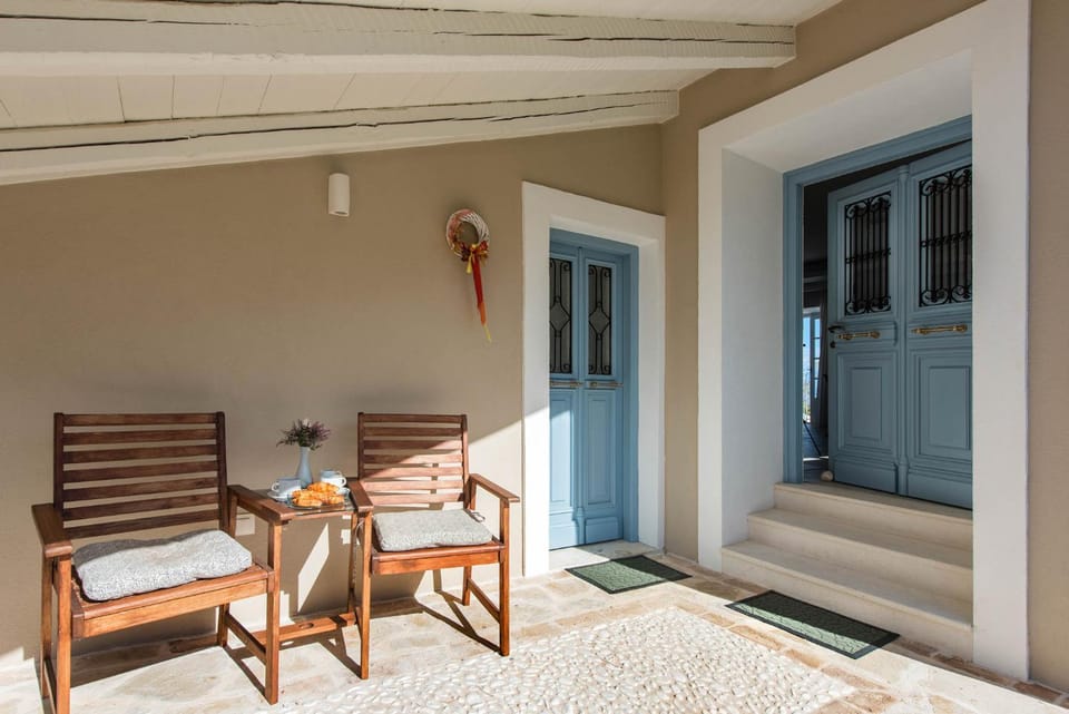 Patio, Balcony/Terrace, Seating area