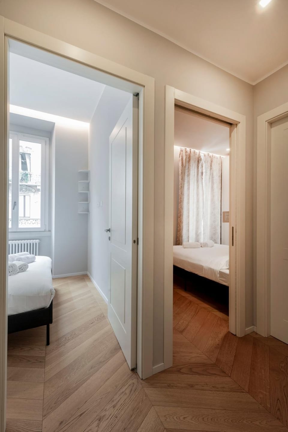 Photo of the whole room, Bedroom, towels