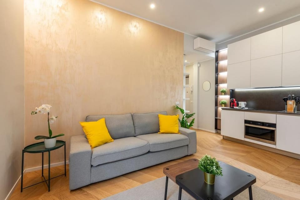 Kitchen or kitchenette, Seating area, Dining area, stove