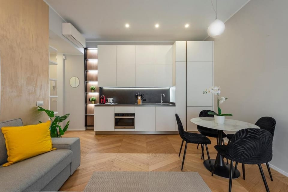 Living room, Dining area, stove