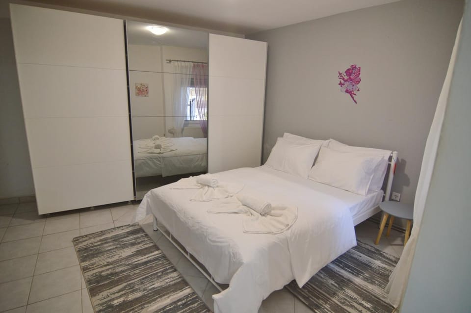 Bed, Photo of the whole room, Bedroom, towels, wardrobe