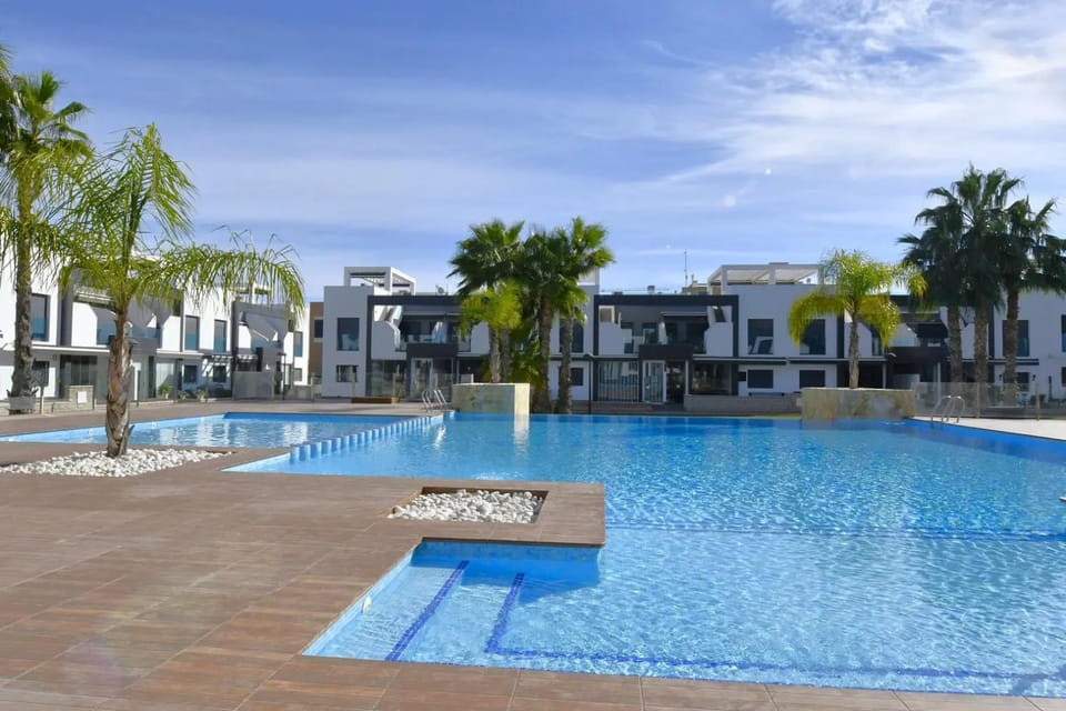 Property building, Swimming pool