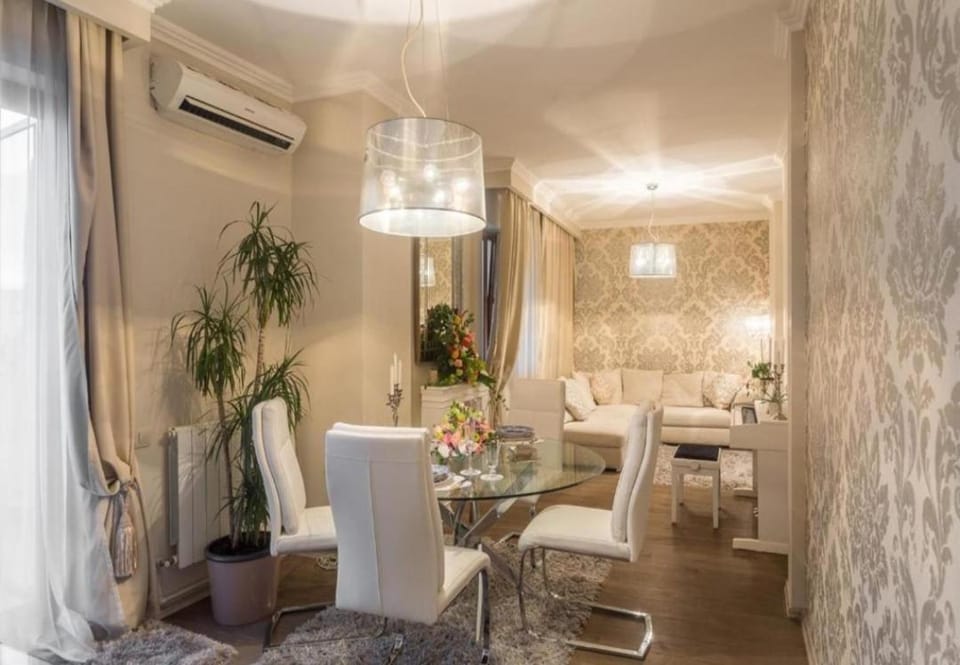 Oasis Penthouse on Calea Victoriei Apartment in Bucharest