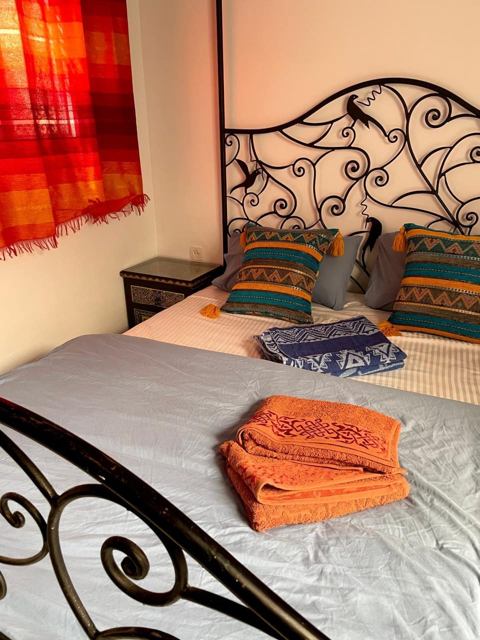 Bed, Photo of the whole room, Bedroom, towels