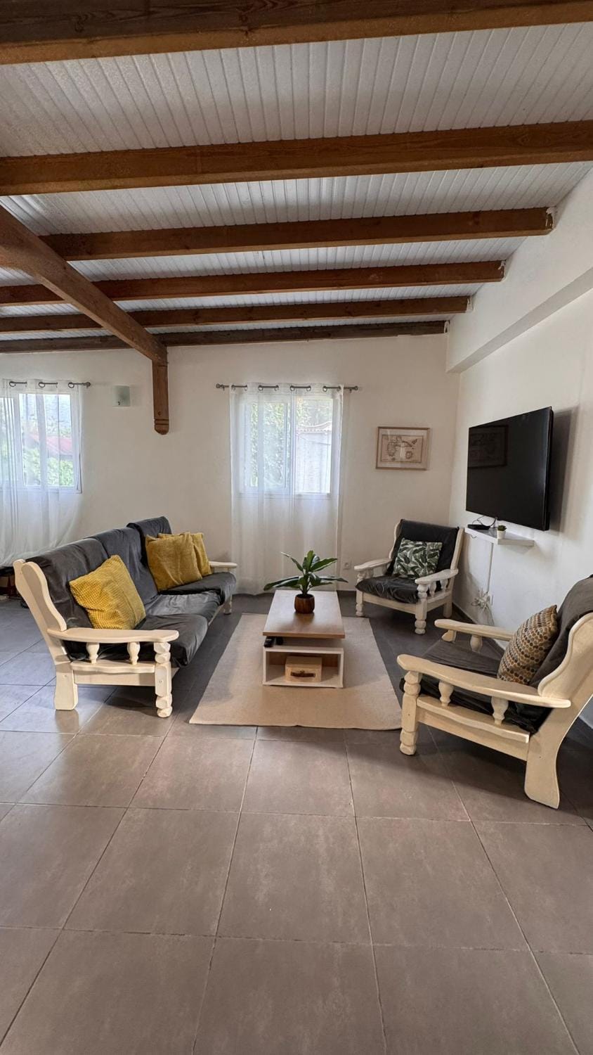 Communal lounge/ TV room, TV and multimedia, Living room, Seating area