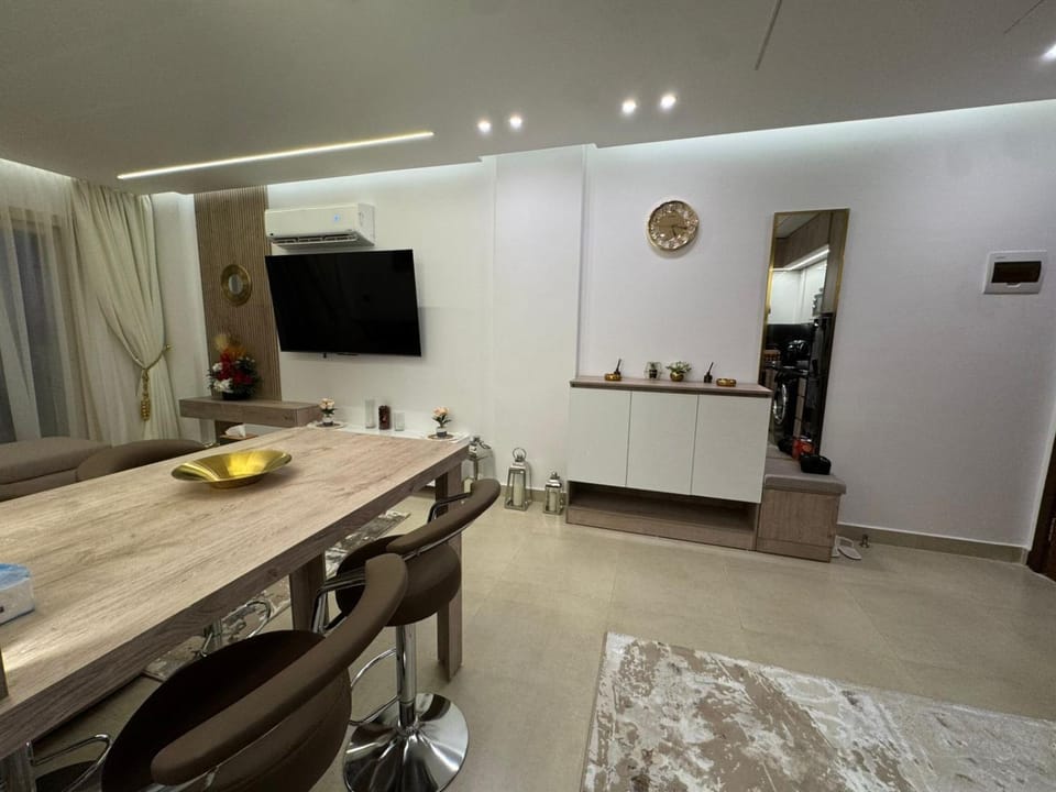 TV and multimedia, Dining area