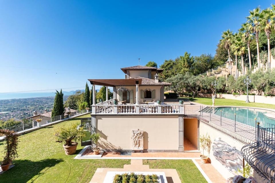Non Prenotabile Villa in Province of Massa and Carrara