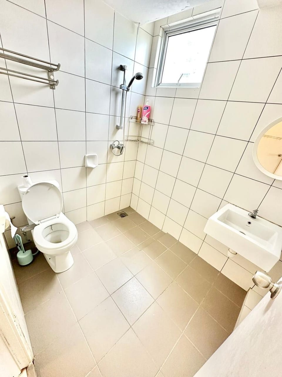 Shower, Toilet, Bathroom, bidet, towels