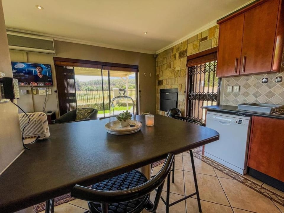 Spacious mountain-view haven Apartment in Stellenbosch