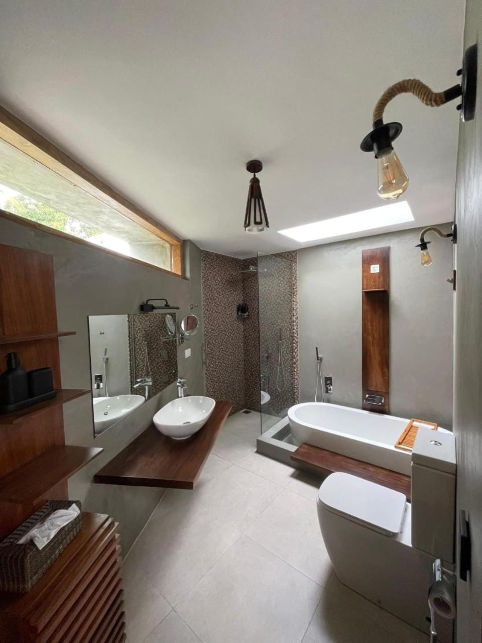 Shower, Toilet, Bathroom, Bath