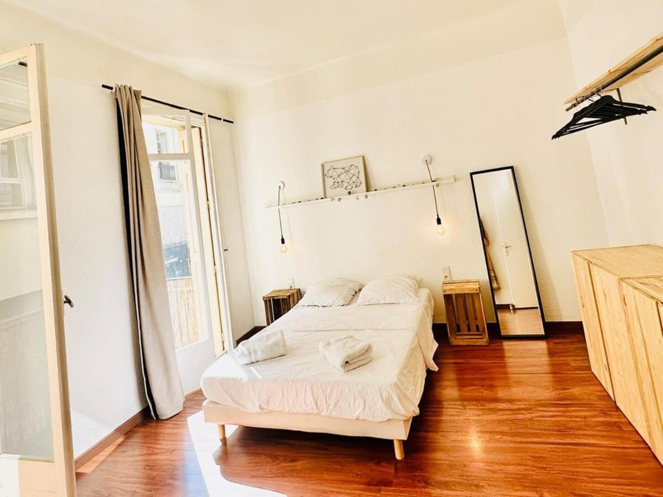 Cozy nest for 6 in downtown Perpignan Apartment in Perpignan