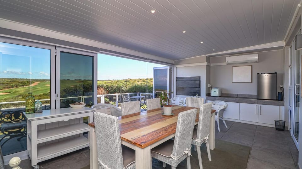 Natural landscape, Golfcourse, View (from property/room), Balcony/Terrace, Dining area