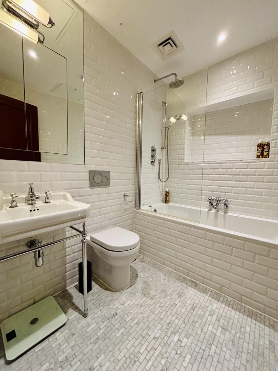 Shower, Toilet, Bathroom, Bath, towels
