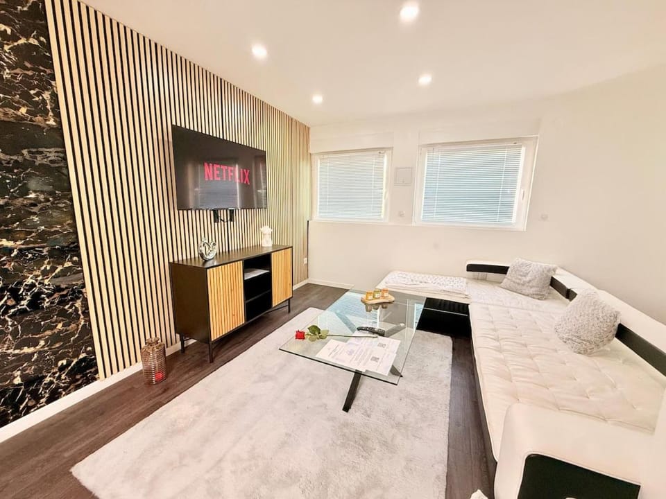 Les Suites Bisous Metz - Jacuzzi & Private Sauna Apartment in Metz