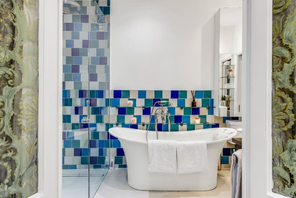 Bathroom, Bath