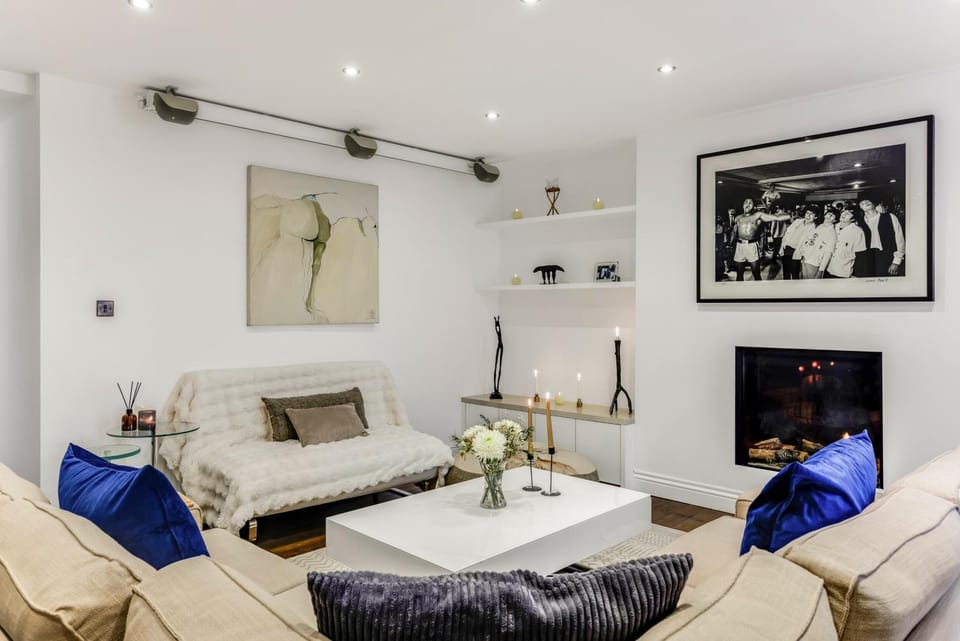 TV and multimedia, Living room, Seating area
