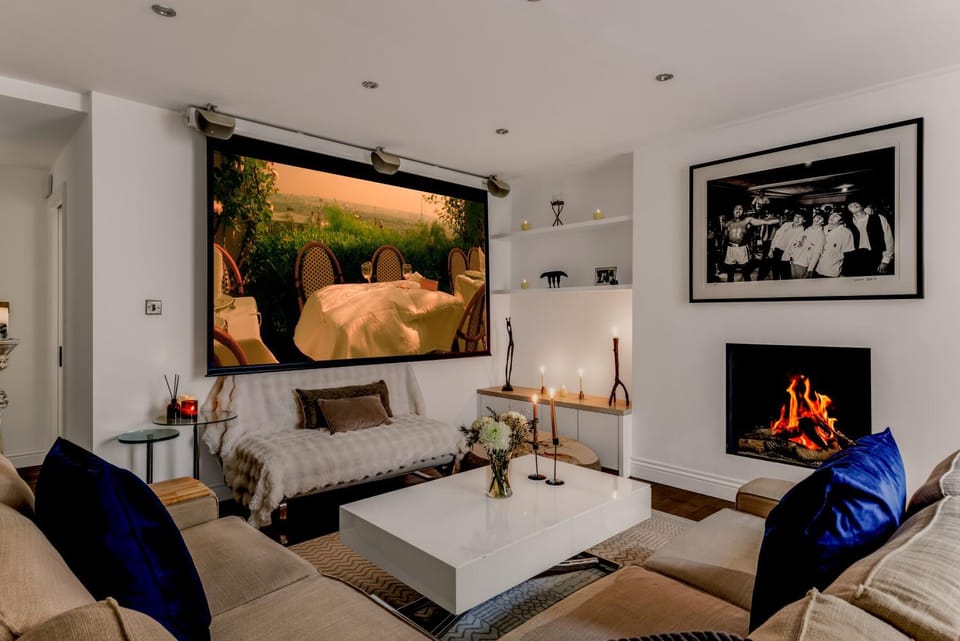 TV and multimedia, Seating area, Evening entertainment