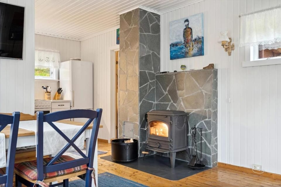 Hot Spring Bath, Living room