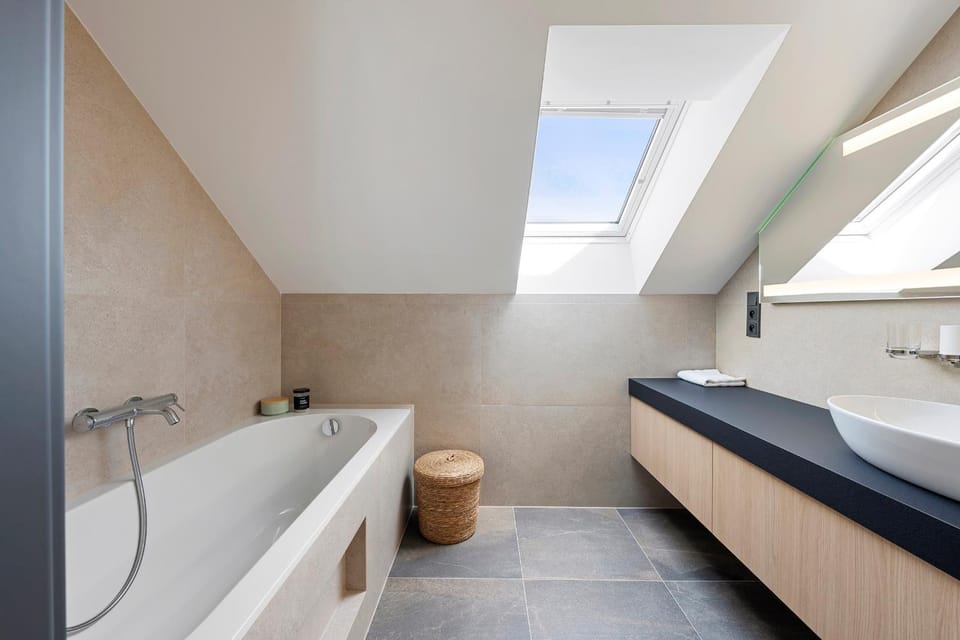 Bathroom, Bath