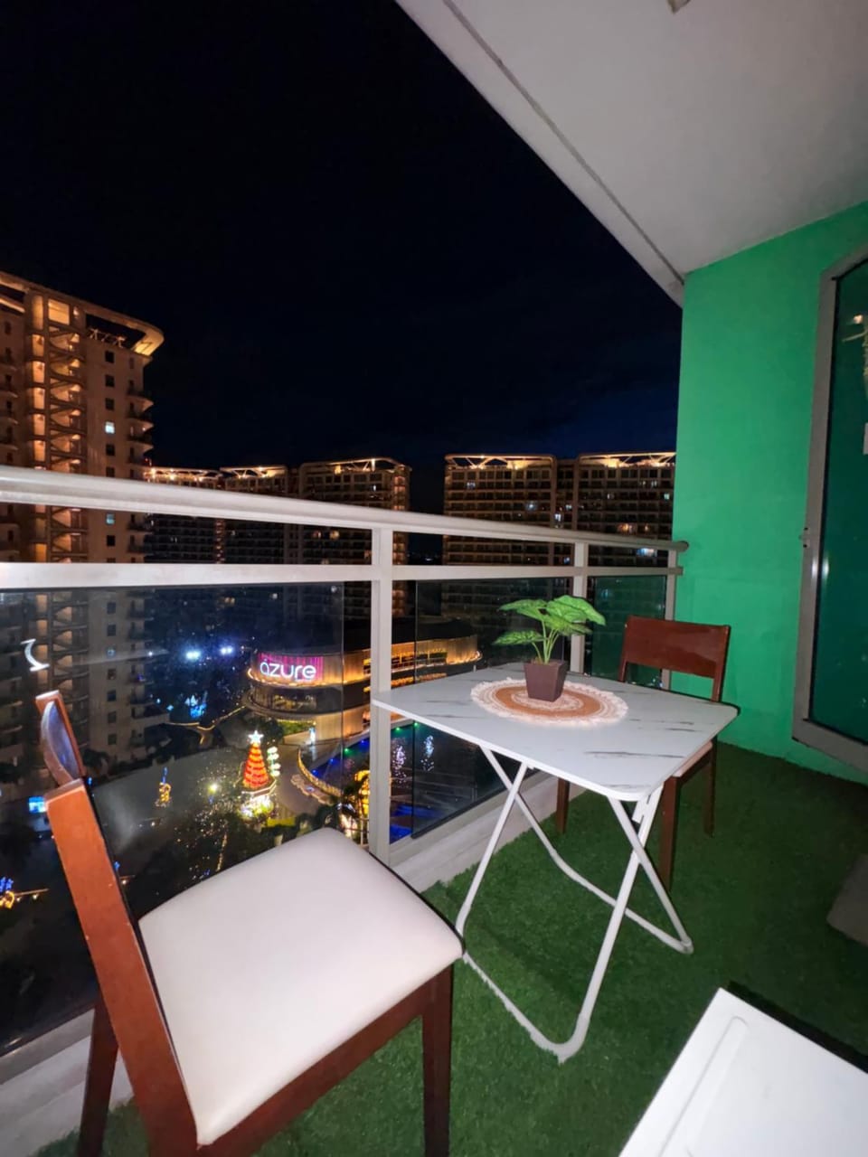 Azure Staycation by Casa Tremora- 2br Apartment in Paranaque