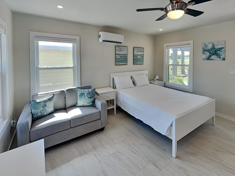 Bed, Seating area, Bedroom, furniture, air conditioner