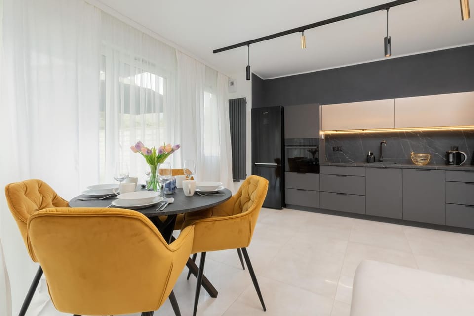 Kitchen or kitchenette, Living room, Seating area