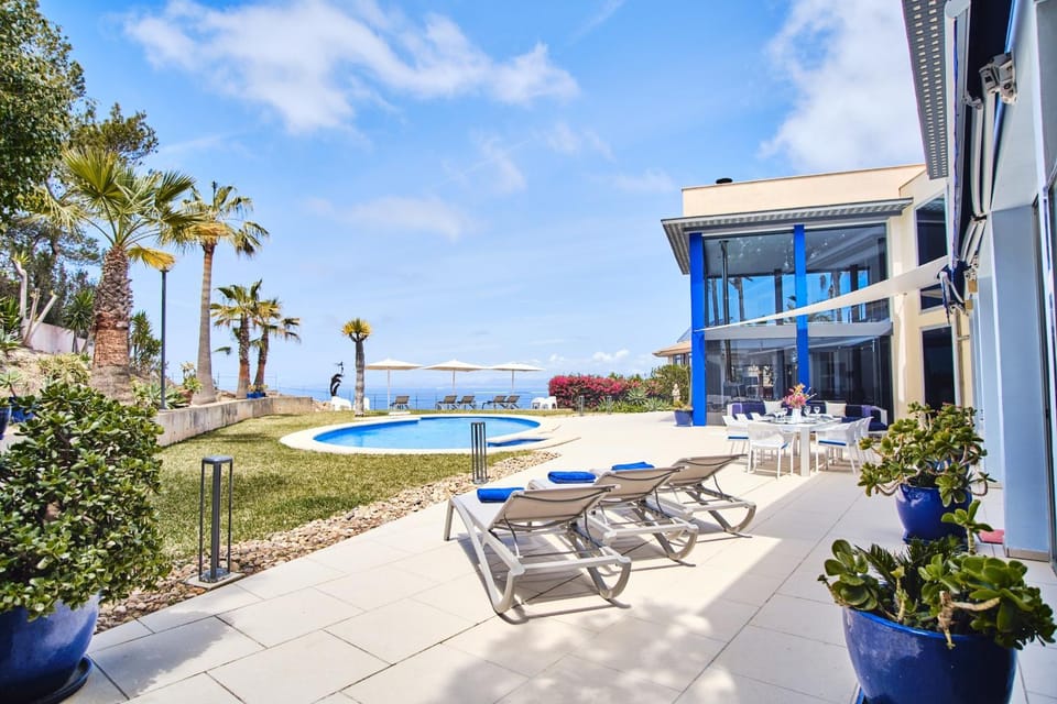 Natural landscape, Pool view, Sea view, Swimming pool, sunbed