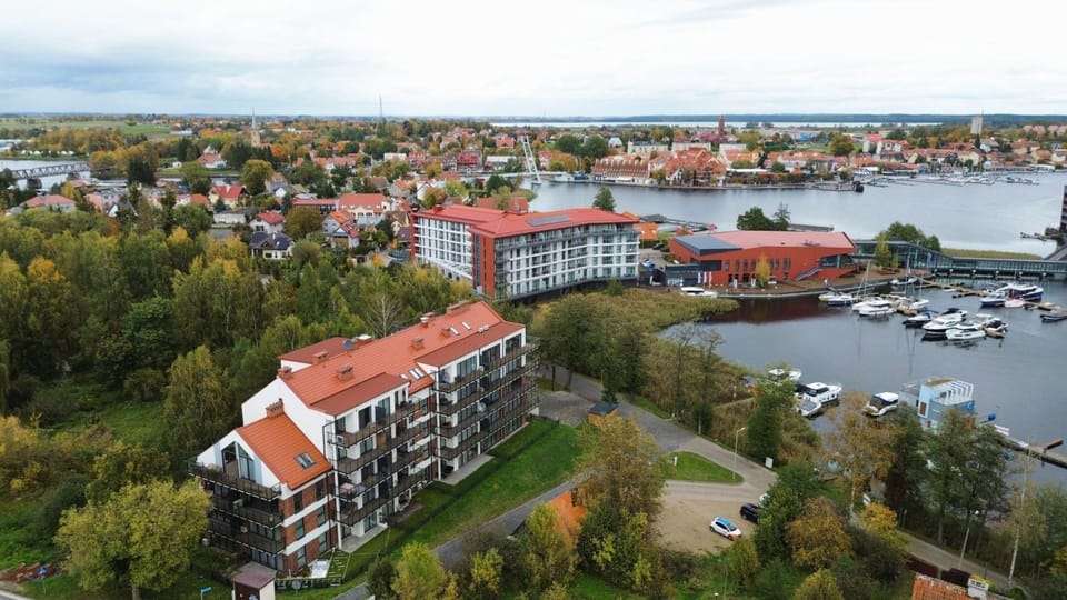 Property building, Neighbourhood