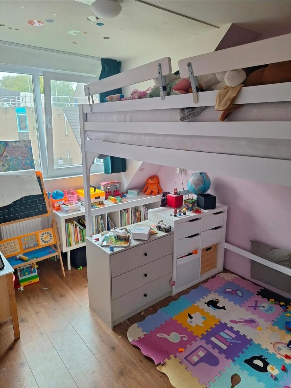 Large family house in Tanthof, Delft House in Delft