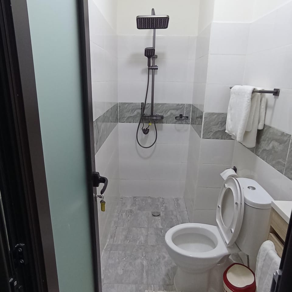 Bathroom, towels