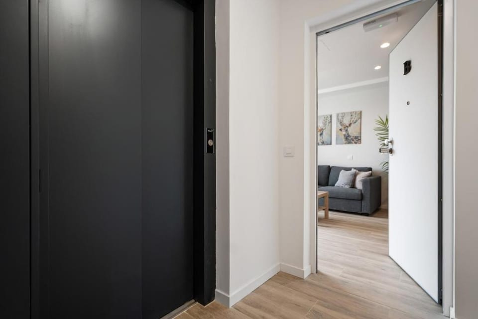 Accessible flat near the Toledo Bridge - Atico A Apartment in Madrid