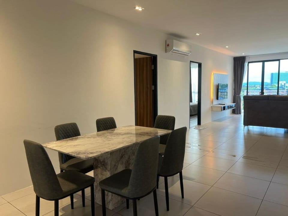 Armadale Galacity Kuching 5 pax Apartment in Kuching