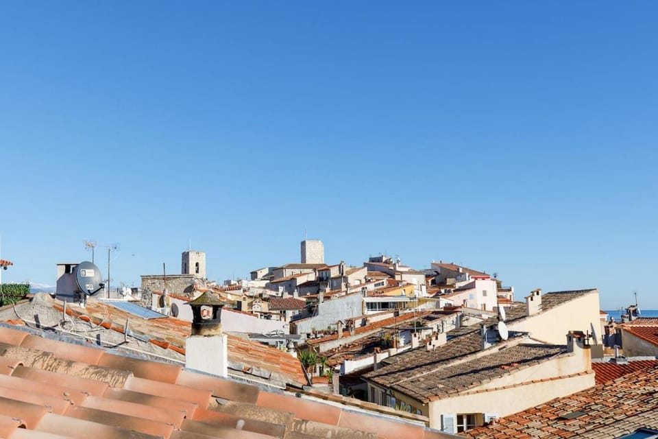 Neighbourhood, City view, Mountain view
