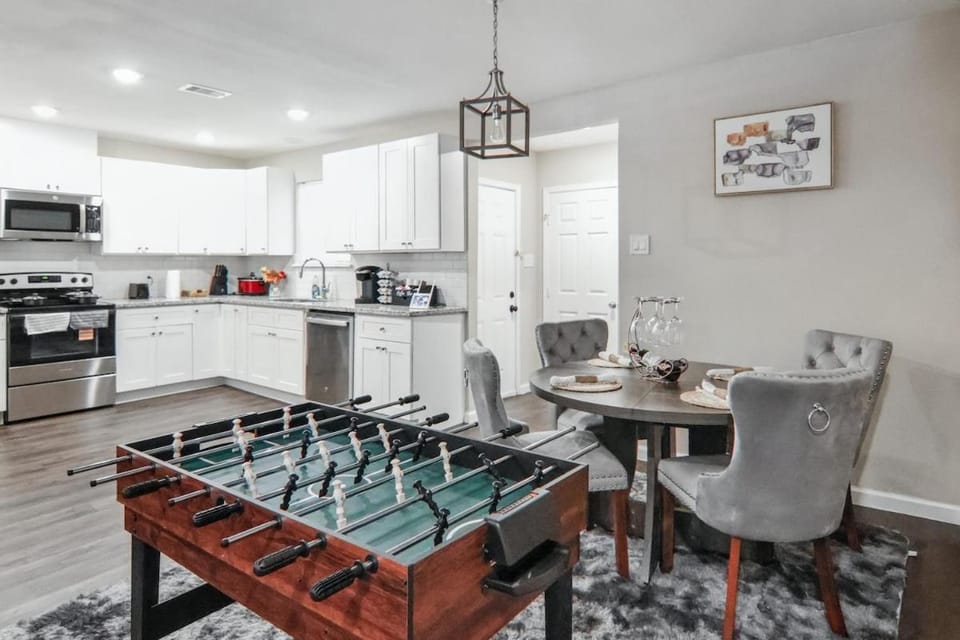 Entire Home by Downtown, NRG, Med Center, Hobby AP Villa in Houston