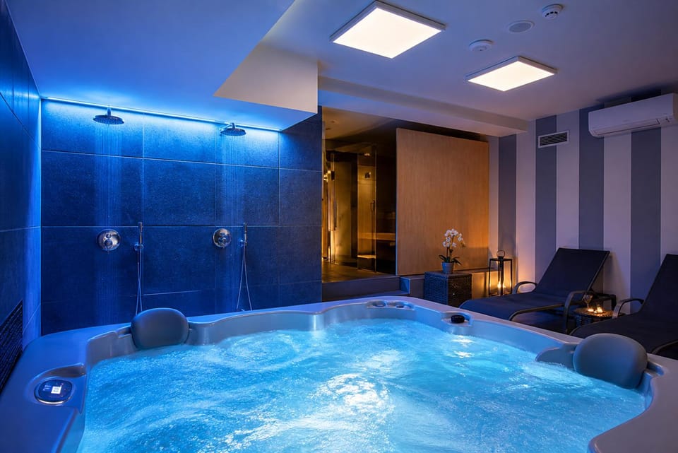 Hot Tub, Hot Tub
