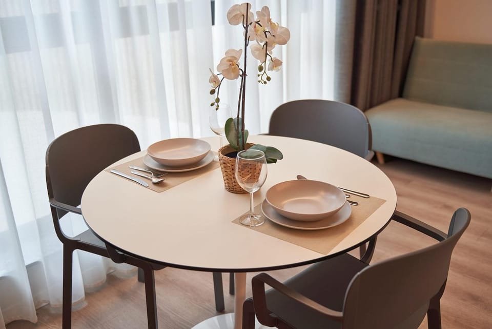 Living room, Dining area