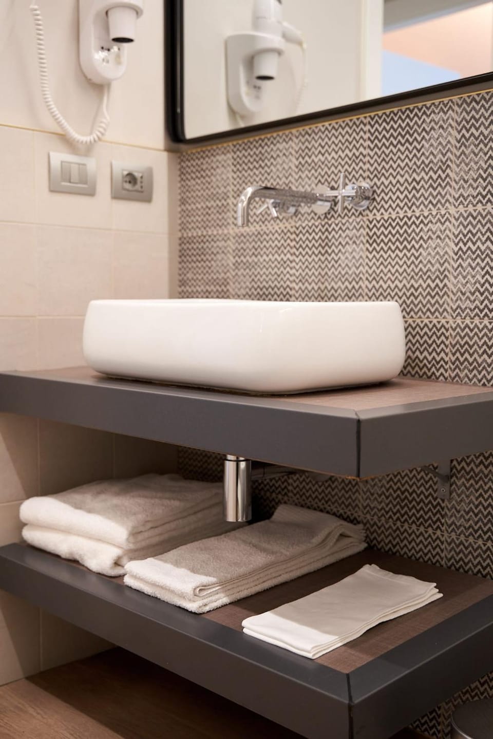 Bathroom, towels